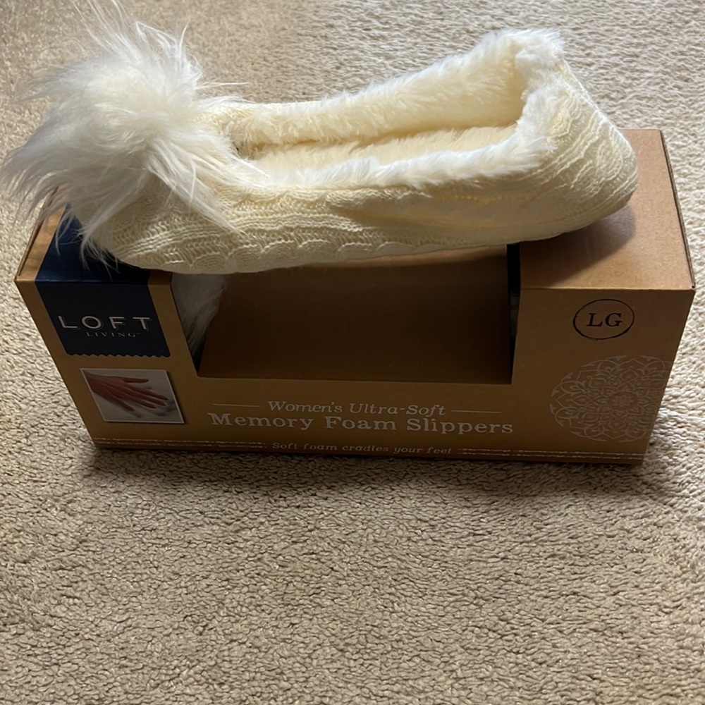 NIB Loft Living memory foam slippers